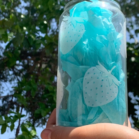 Strawberry 🍓 glass cup - Picture 2 of 4